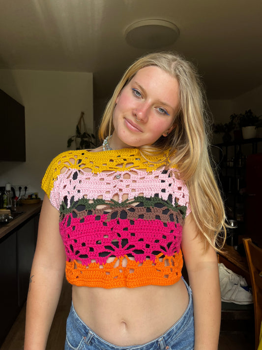 Crop_TOP_FLORES BUNT