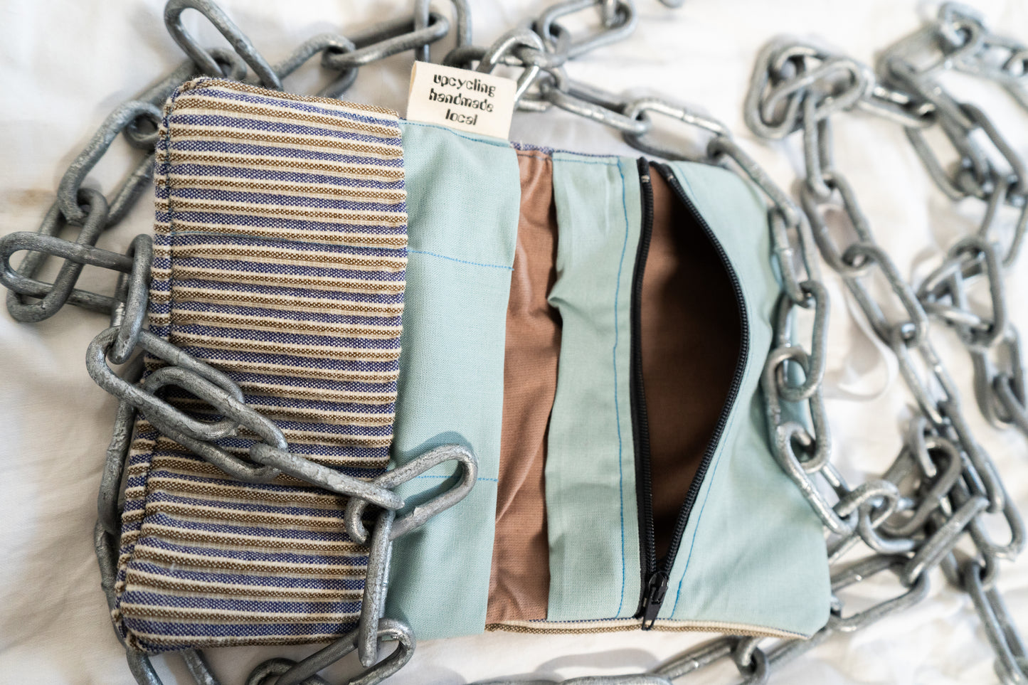 Tabaktasche Ajuga -by Pullunderblüte