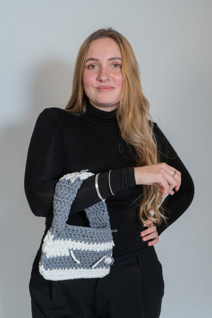 messy CROCHET handBAG_ small -by Pullunderblüte