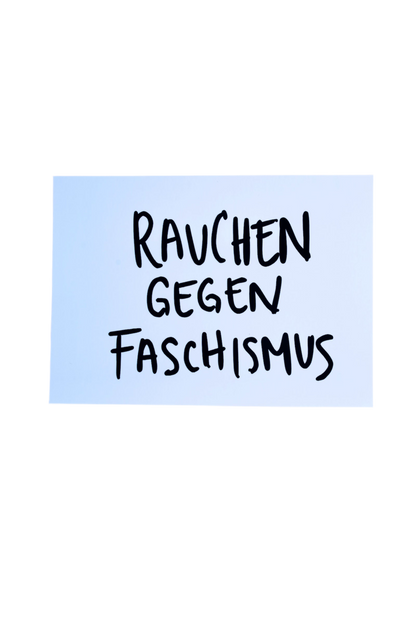 Postkarte "Rauchen gegen Faschismus"