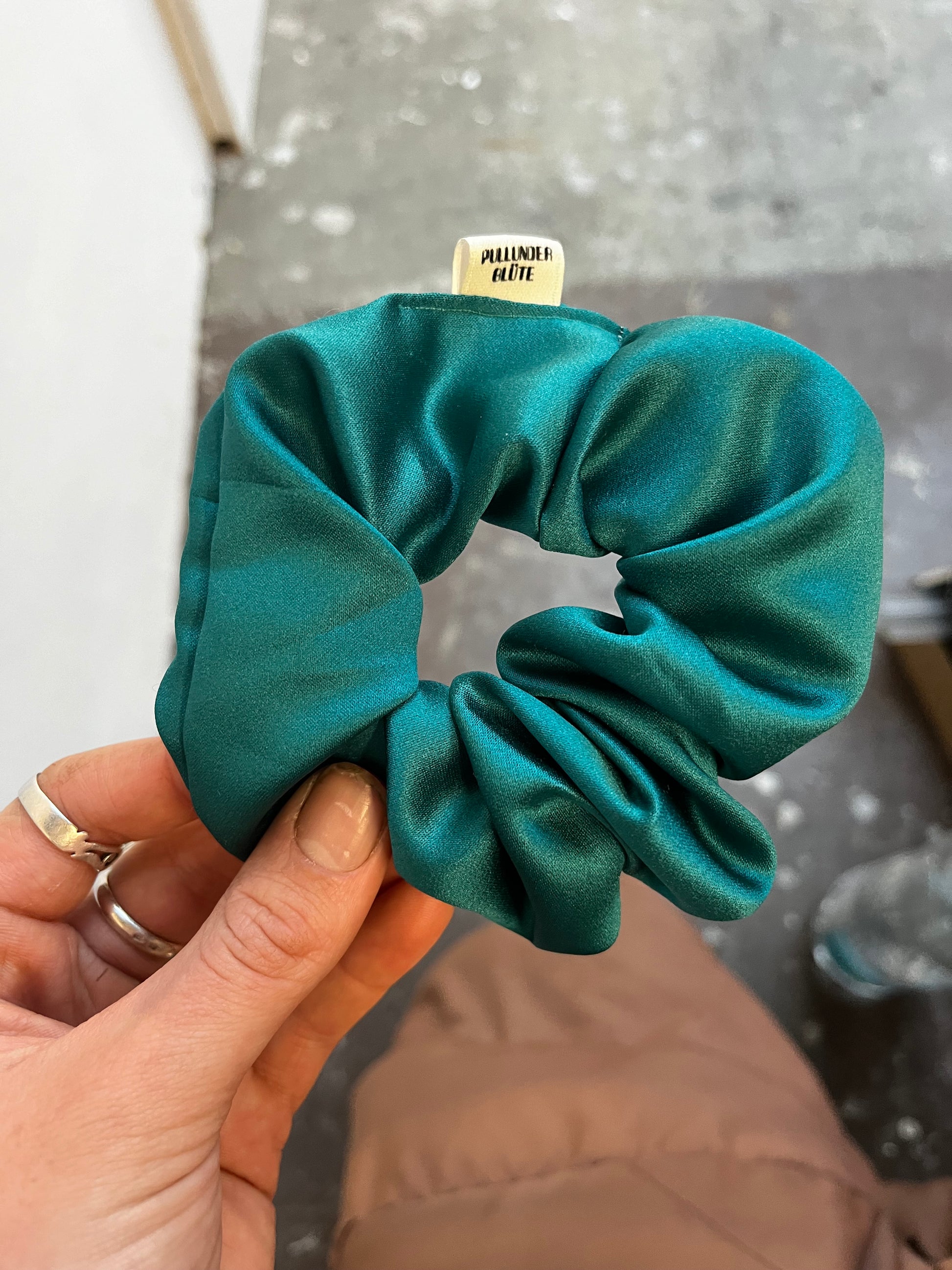 Scrunchie Pilea - Petrol Satin -by Pullunderblüte