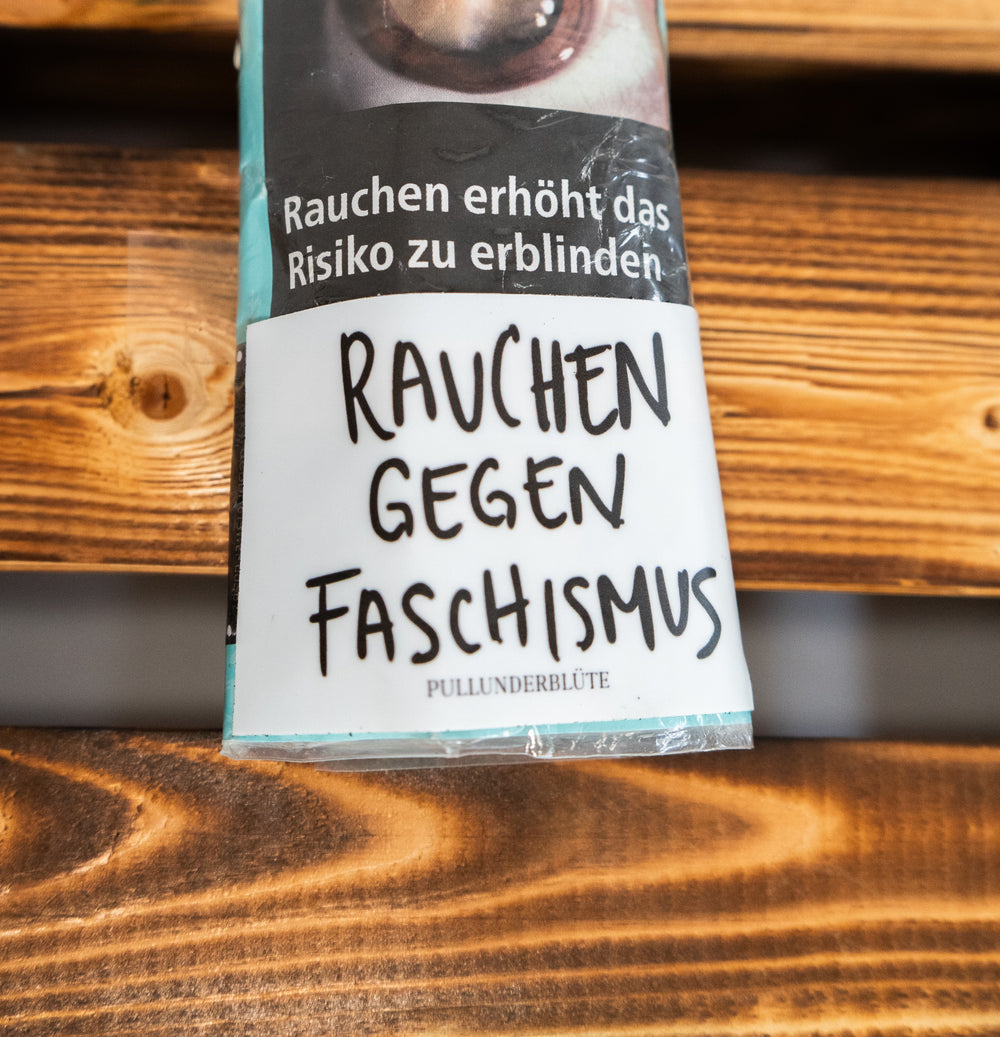 sticker RAUCHEN GEGEN FASCHISMUS -by Pullunderblüte