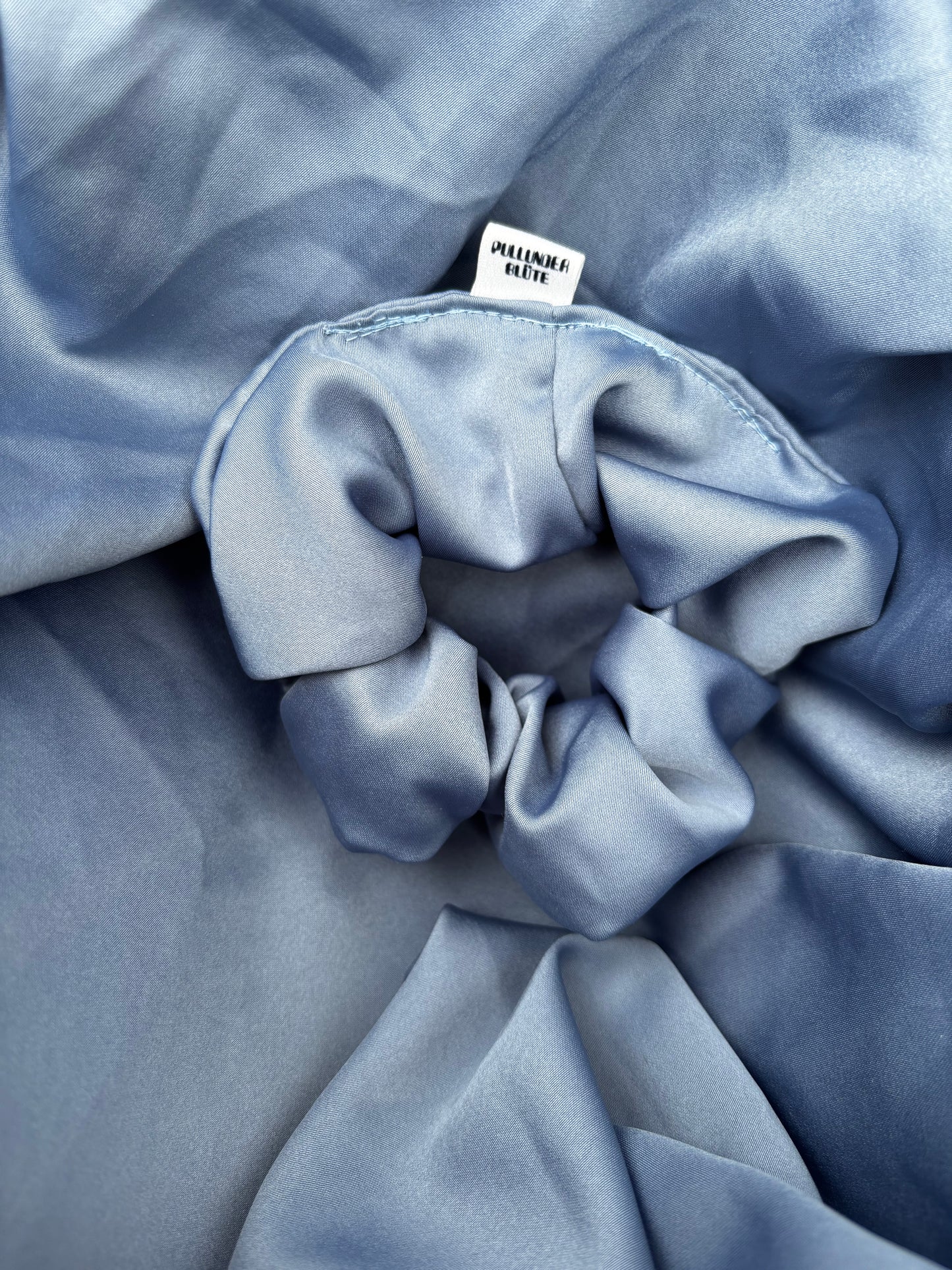 Scrunchie Pilea - SATIN GRAUBLAU