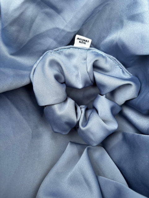 Scrunchie Pilea - SATIN GRAUBLAU